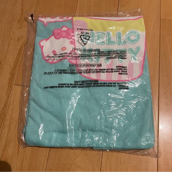 NWT hello kitty vibrant blue ramen tee - Picture 5 of 5
